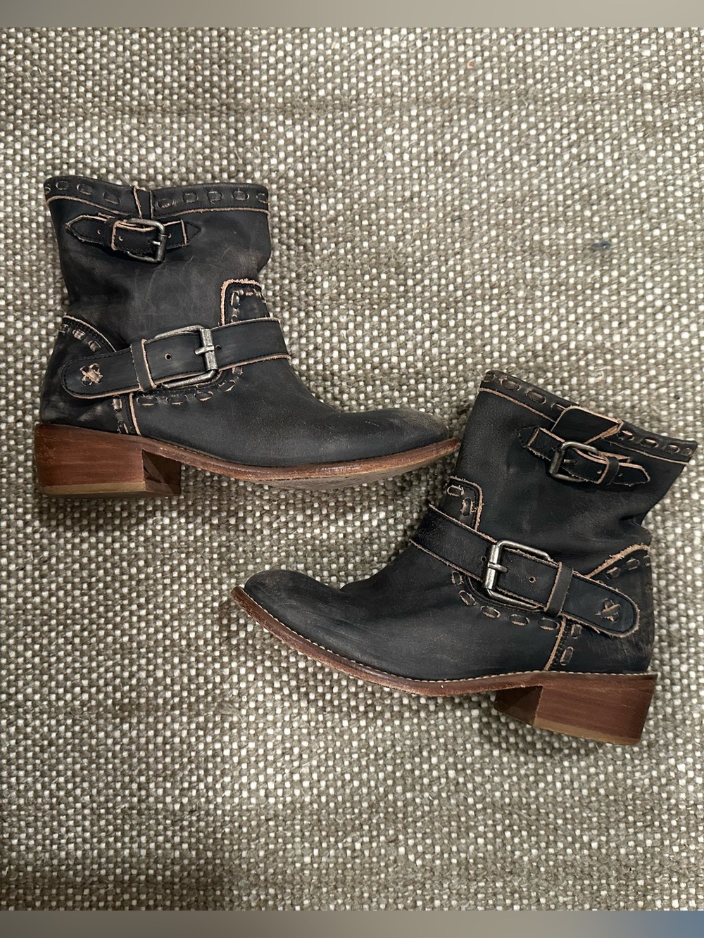Musse & Cloud Black Leather Buckle boots